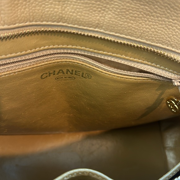 Authentic Chanel Caviar Leather Medallion Tote Quilted Reprint Shoulder Bag CC - Picture 5 of 7